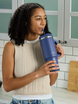 Becher mit Thermalwasser mit Gravur Streeterville Tumbler 1200 ml - Indigo