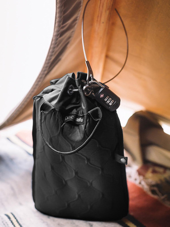The small anti-theft travel safe Pacsafe Travelsafe 3 l GII - black.